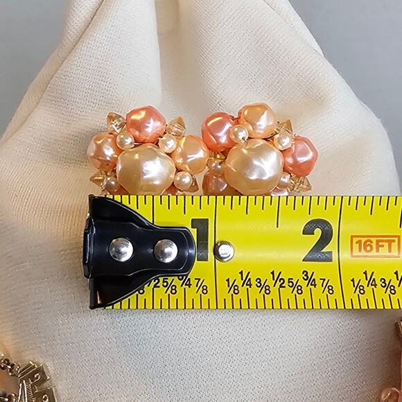 Vintage Costume Jewelry Peach Ombre 4 Layer Faux Pearl Necklace Clip On Earrings - Picture 12 of 12